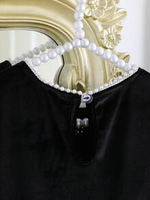 Elladie kids Young Girls Burgundy Velvet Bubble Short Sleeve A-Line Pearl Embellished Dress, Pearl Round Neck Droplet Button, Retro Palace Style, Elegant, Suitable For Christmas Party, Spring/Autumn - Black - View 4