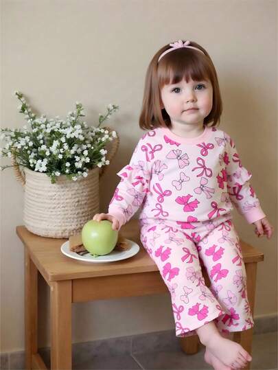 SHEIN 2 件套女婴时尚粉色蝴蝶结印花圆领荷叶边长袖运动衫上衣 + 蝴蝶结印花喇叭裤套装，休闲风格，适合春秋季