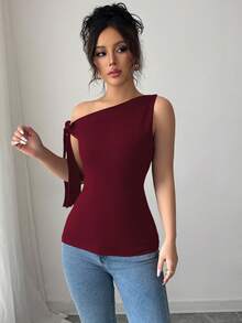 SHEIN PETITE Camiseta feminina justa com torção oblíqua e ombro de fora, cor sólida, moderna - Borgonha - Ver 3