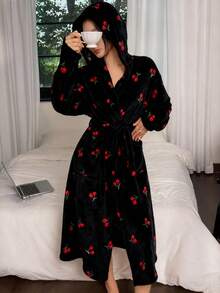 SHEIN 女士毛绒樱桃印花连帽睡袍，冬季樱桃花卉女士睡袍，女士蓬松舒适黑色长袖睡袍 - 黑色 - 查看 5