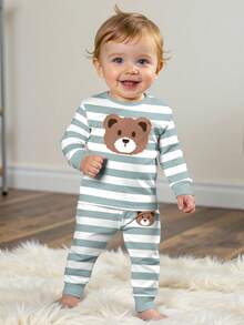 متعدد الألوان