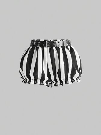 J-Fashion Short femme mode été décontracté style de rue Y2K rétro gothique à rayures noires et blanches avec imprimé citrouille et détails œillets avec ceinture