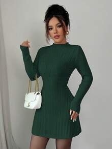 Elenzga Vestido ajustado de línea A de manga larga con cuello alto acanalado, que estiliza y ciñe la cintura para mujeres - Verde Oscuro - Ver 5