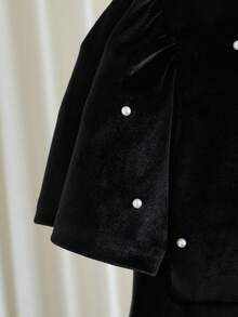 Elladie kids Young Girls Burgundy Velvet Bubble Short Sleeve A-Line Pearl Embellished Dress, Pearl Round Neck Droplet Button, Retro Palace Style, Elegant, Suitable For Christmas Party, Spring/Autumn - Black - View 3