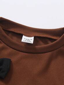 SHEIN Bộ 2 áo hoodie cổ tròn tay dài màu nâu đơn giản, dễ thương, thời trang mùa hè cho bé gái, kết hợp với quần ống loe màu đen, thích hợp mặc hàng ngày và chụp ảnh - màu nâu - Xem 5