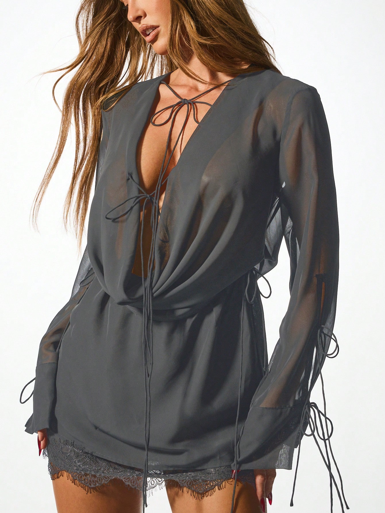 KIZN Mini-robe en mousseline avec bordure en dentelle