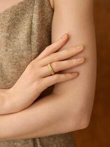 MOTF PREMIUM 18K GOLD PLATED ZIRCONIA RING - Yellow Gold - View 5