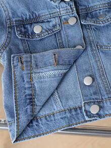 SHEIN Vintaside Kids Young Girls Denim Jackets & Coats, New Arrival For Autumn/Winter, Fashionable Casual School Style, Versatile Daily Wear, Simple Denim Jacket Silhouette, Pair With Sweatshirts & T-Shirts, Early Autumn Item, Girls Denim Outerwear, Light Washed Blue Classic Retro Girls Denim Jacket Blue Jean Jacket Kids - Medium Wash - View 8