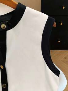 SHEIN PETITE Maglietta estiva casual senza maniche con blocchi di colore per donna - Albicocca - Visualizzare 3