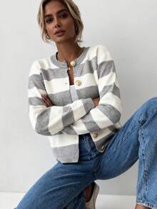 EMERY ROSE 女士优雅柔软针织短款开衫，撞色条纹开襟纽扣设计长袖针织毛衣，秋冬款 - 灰色 - 查看 3