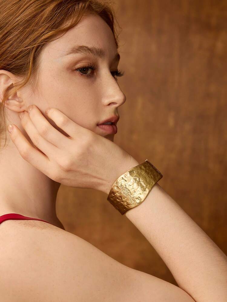 14Kゴールドメッキ ハンマード テクスチャー バングルブレスレット