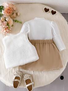 SHEIN 2025冬季女宝宝3件套：白色长袖针织上衣+白色蓬松背心+红色百褶裙 - 卡其色 - 查看 2