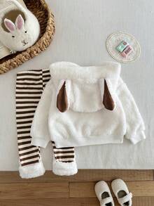 SHEIN 2 件套女婴兔子刺绣连帽衫，配有兔耳朵和白色毛绒滚边，红白条纹裤套装，时尚可爱 - 咖啡棕 - 查看 2