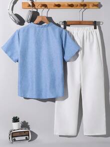 SHEIN Bộ 2 món cho bé trai tuổi teen, gồm áo thun cổ chữ V tay ngắn và quần ống đứng, kiểu dáng thường ngày, phù hợp cho đi học, chơi thể thao, du lịch và nghỉ hè. - Nhiều màu - Xem 3