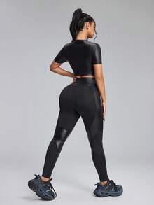 Innovista Bộ đồ khiêu vũ Latin dành cho nữ, áo crop top ngắn tay màu trơn và quần dài. Bộ đồ thể thao hai mảnh ánh kim sang trọng dành cho nữ - áo crop top bằng da mềm mại và quần legging cạp cao. Độ co giãn cao, thoáng khí, thích hợp cho phòng tập gym, yoga, tập luyện cường độ cao ngắt quãng (HIIT), pilates và tập luyện ngoài trời. Thiết kế tinh tế, màu sắc tự nhiên lấp lánh. Trang phục thể thao đa năng, bóng bẩy, phong cách tiện dụng. - màu đen - Xem 12