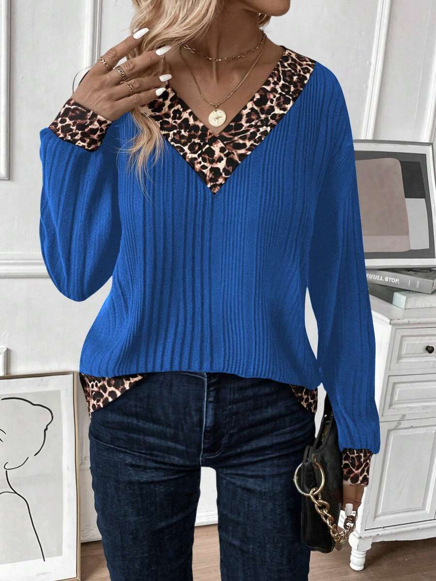 EMERY ROSE Women's V-Neck Leopard Print Patchwork Sweatshirt, Autumn New Arrival - Blue - View 1