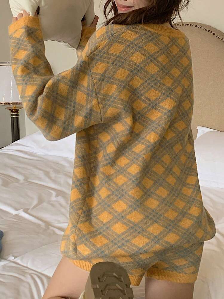 Women's Plaid V-Neck Knitted Long Sleeve Top And Shorts Pajama Set, Autumn/Winter