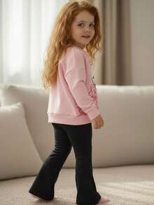 SHEIN Hello Kitty and Friends | Modeflare Wear IP官方授权女婴可爱蝴蝶结和花卉图案针织柔软套头衫和喇叭裤套装，适合秋冬休闲装 - 彩色 - 查看 2