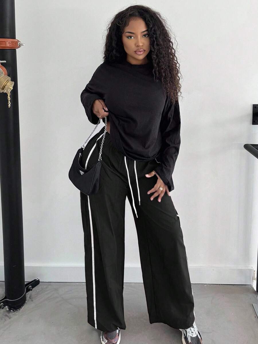 Alexandranx Women's Loose Fit Drawstring Waist Contrast Color Sports Harem Pants - Black - View 1