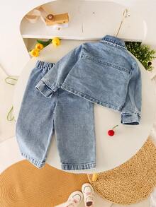 Conjunto de 2 piezas de mezclilla para niñas bebés, nueva llegada de chaqueta de mezclilla casual suelta azul lavada con bordado de cereza linda y pantalones vaqueros de pierna recta relajada, de moda y versátil para primavera/otoño, adecuado para uso diario, sesión de fotos, salida, fiesta - Azul lavado medio - Ver 2