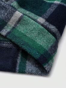 Manfinity Homme 男士格子长袖外套，黑色纽扣装饰，休闲日常设计，修身舒适，侧边口袋实用，百搭叠穿，适合通勤、上学、度假等场合，是送给丈夫或男友的绝佳礼物。男女皆宜的格子外套，法兰绒材质，男士衬衫式法兰绒衬衫。 - 綠色 - 查看 5