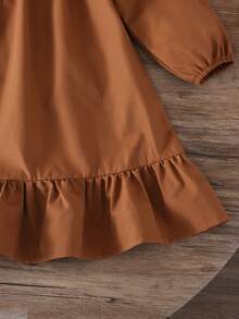 SHEIN 女童灯芯绒拼接蕾丝彼得潘领长袖连衣裙，修身休闲A字连衣裙，秋冬新品，适合年轻女孩日常穿着、上学、秋冬季，搭配白衬衫，返校季，学院风，圣诞节，女童冬装，圣诞服装，派对服装，日常上学穿着，生日服装，公主服装，母女/姐妹亲子装，万圣节。棕色连衣裙。 - 棕色 - 查看 5