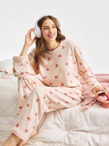 Bonmuse 两件套女士冬季抓绒睡衣套装，简约时尚如云朵般柔软的家居服套装，心形印花长袖长裤套装，可外穿