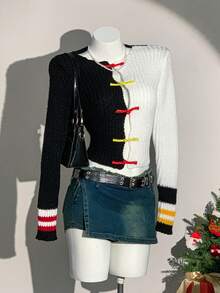 SHEIN Unity Cardigan court de style de rue pour femmes, patchwork noir et blanc avec boutons colorés en forme de grenouille, automne/hiver - Noir et Blanc - Voir 1