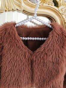 SHEIN Elladie kids 女婴简约纯色毛绒短外套，适合外出，秋冬季穿着 - 巧克力棕 - 查看 3