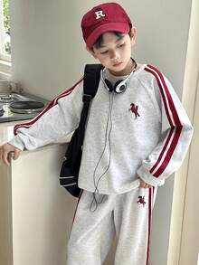 SHEIN 2 pezzi/Set Outfit Autunno/Inverno per Ragazzo Tween, Felpa a Maniche Lunghe e Pantaloni Jogger, Comodo e Versatile, Stile Coreano Casual Quotidiano, Minimalista di Base, Adatto per Interno, Esterno, Uso Quotidiano, Sport, Gioco, Festa, Servizio Fotografico, Vacanza - Grigio - Visualizzare 9