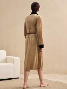 EverLounge 复古英伦风舒适蓬松毛绒睡袍，光泽亮丽，保暖舒适，撞色设计，尽显奢华，适合休闲放松、家庭聚会等场合，开襟设计，男士款，冬季穿着。 - 彩色 - 查看 2