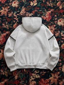 Manfinity BRENVOR Sudadera casual de hombre de color gris claro con estampado de letras, detalles de punto acanalado y mangas de longitud de muñeca con hombros caídos, de longitud regular, de tejido de punto - Gris Claro - Ver 2