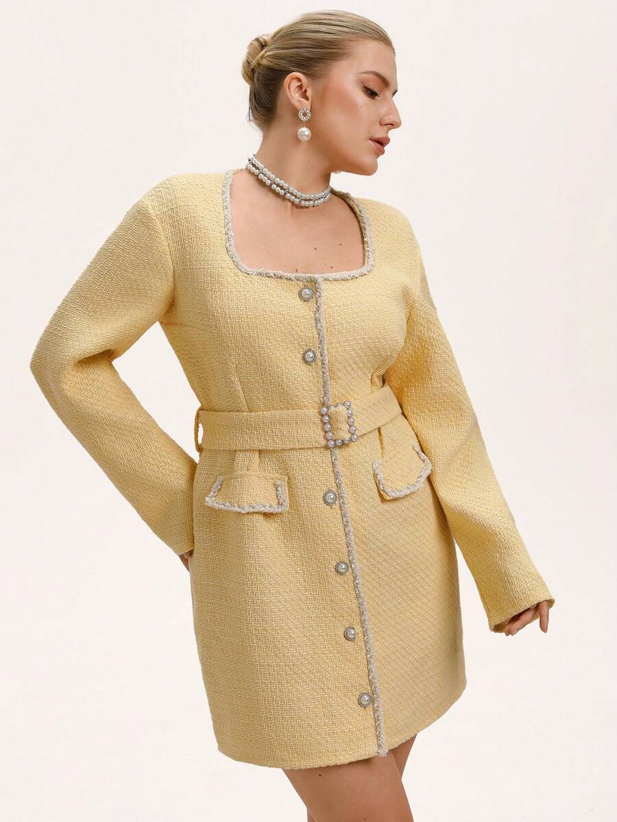GENKIRA 加大码优雅粗花呢短款连衣裙配腰带，方领珍珠纽扣装饰长袖连衣裙 - 黃色 - 查看 1