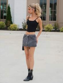 Sydney Algeri 女士牛仔迷你裙、Y2K 风格、音乐会服装、返校街头服饰 - 深灰色 - 查看 4