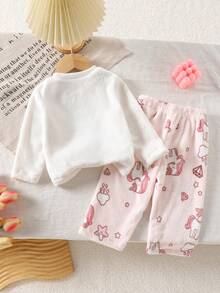 SHEIN Playful Pals 两件套女宝宝可爱独角兽刺绣蓬松白色长袖上衣，搭配同款印花长裤，舒适甜美女宝宝睡衣套装，秋冬季独角兽宝宝服装女童冬季睡衣 - 杏色 - 查看 2