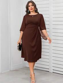 Reflora Vestido elegante de talla grande de unicolor con cuello redondo, mangas medianas y cintura plisada - Marrón - Ver 1