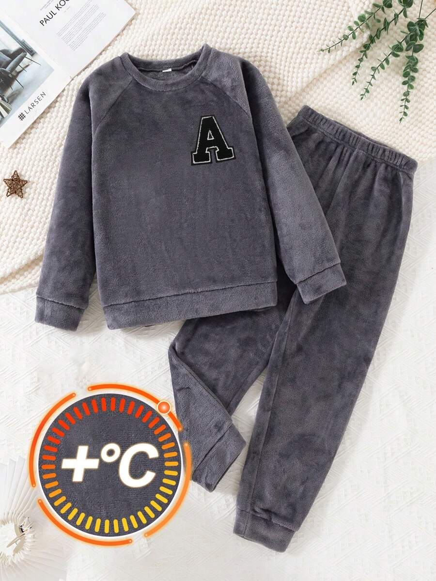 SHEIN 青少年男孩秋冬字母图案插肩袖裤子毛绒睡衣套装 - 灰色 - 查看 1