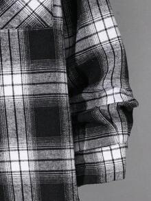 SHEIN 男童宽松休闲翻领格子落肩衬衫，黑色长袖上衣，适合秋冬季穿着。