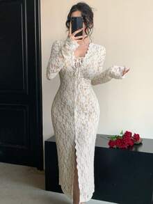 DAZY 秋冬镂空蕾丝连衣裙，优雅大方，适合新年、圣诞节、婚礼、派对、宴会等场合。时尚透视网纱高开衩修身腰部抽绳系带中长连衣裙，尽显女性魅力。 - 米色 - 查看 2