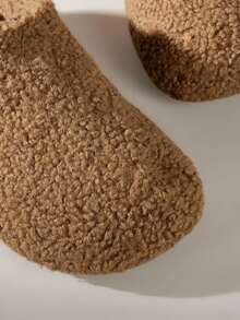 Solecia Women's Slip-On Slippers, FlatClosed Toee Mules Slouchy Slip On Wear, Fluffy Fur Slides, Autumn/Winter - Coffee Brown - View 5