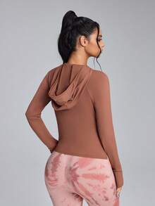 Innovista 女士撞色休闲长袖卫衣棕色运动上衣运动长袖运动衫四分之一拉链女士米色和浅棕色撞色缝线半拉链连帽运动上衣 – 撞色长袖露脐健身衫，带拇指孔和绿色拉链细节 | 吸湿排汗弹力运动卫衣，适合瑜伽、跑步、骑行 - 棕色 - 查看 3