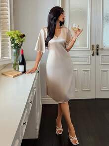 DAZY Elegantes, charmantes einfarbiges Satin-V-Ausschnitt Damen Nachthemd, Winter - Khaki - Übersicht 4