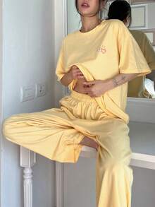 DAZY 2pcs Women Loose Short Sleeve Pajama Set - Yellow - View 1