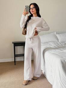 SHEIN PETITE 条纹长袖上衣和裤子两件套休闲度假套装，女士秋季服装 - 紫紅色 - 查看 9