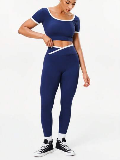 Seamluxe SHEIN Sport 1 pièce Top décontracté ajusté à manches courtes avec encolure bénitier, empiècement contrasté sans couture. Ensemble de sport bleu royal, deux pièces pour le yoga. Top de sport bleu marine, ensemble de sport deux pièces sportif