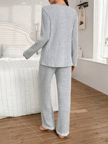 SHEIN 2件套蕾丝拼接领长袖针织上衣和裤子孕妇睡衣套装，冬季