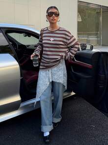 Muchica Damen-Langarmshirt in Braun mit kontrastfarbenen Streifen, lockerer Passform und modischem Kontrastmuster – perfekt für Ausgeh- und Streetwear-Outfits