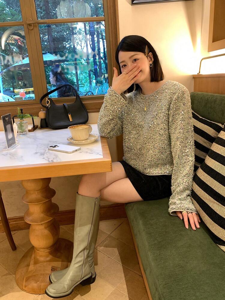 Women's Sequin Embellished Round Neck Long Sleeve Party Blouse