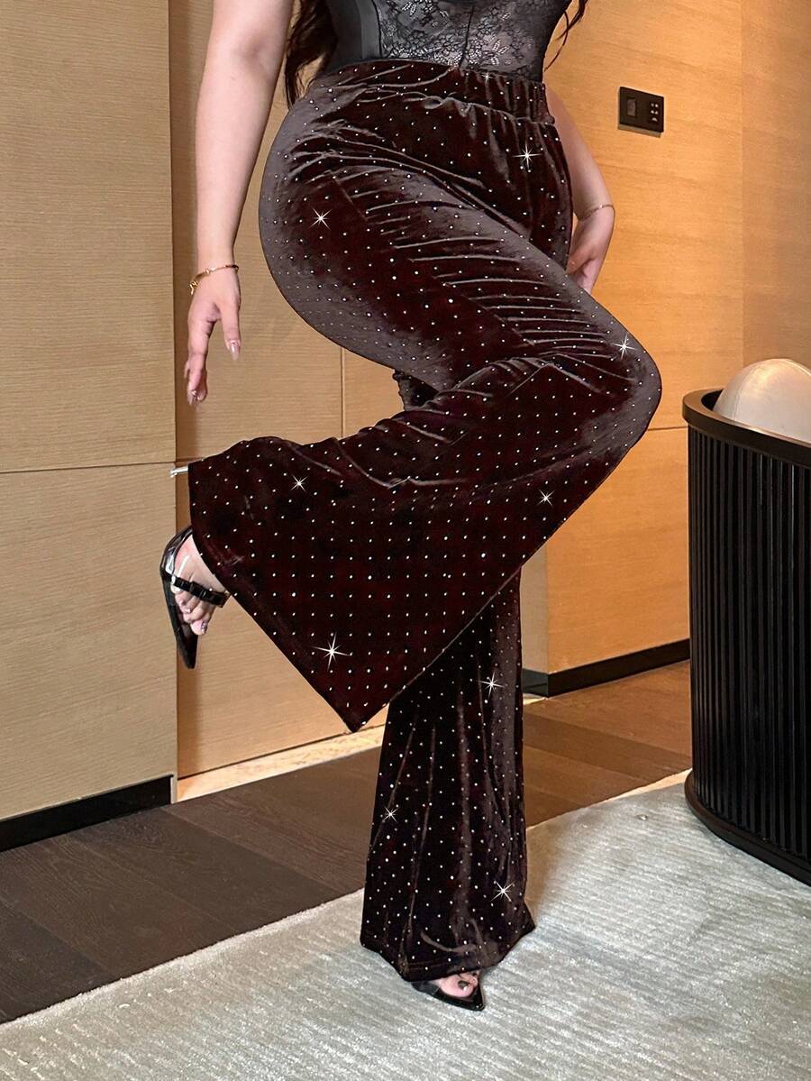Flirla Pantalones de pierna acampanada con ajuste ceñido y adornos de strass negros para tallas grandes - Marrón - Ver 1