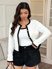 Dazy Plus Fashionable & Elegant Solid Black Thick Shiny Fitted Plus Size Women Shorts, Autumn/Winter - Black - View 6